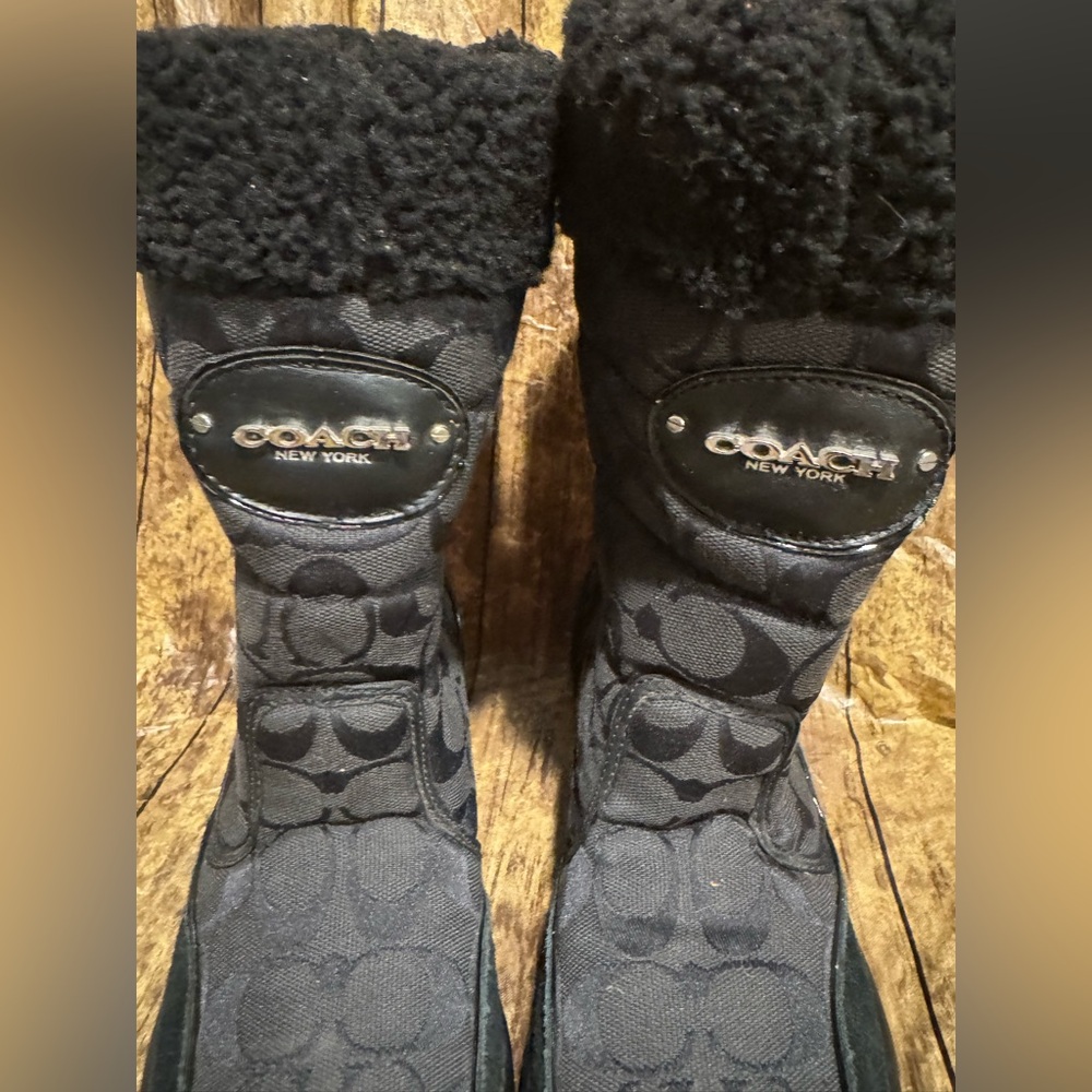 Coach Signature A7075 Women Sonya Vibram Winter Snow Boots Black. Size 6 - Picture 2 of 7